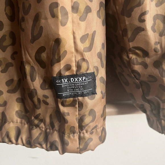 10.Deep Leopard Print Windbreaker XL - Picture 10 of 12